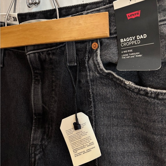 Levi's Women’s Baggy Cropped Jeans - Black - Picture 4 of 5